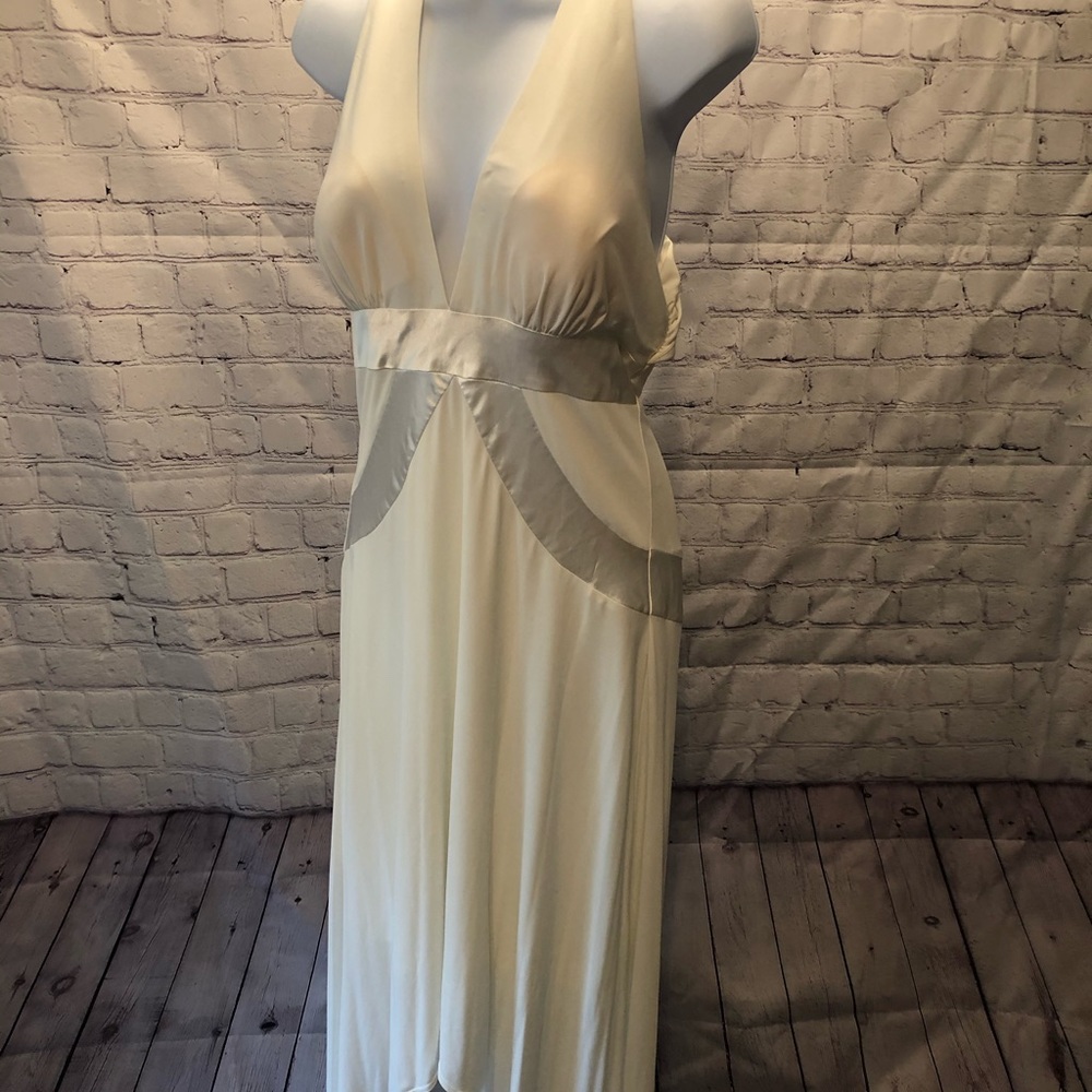 White V cut dress